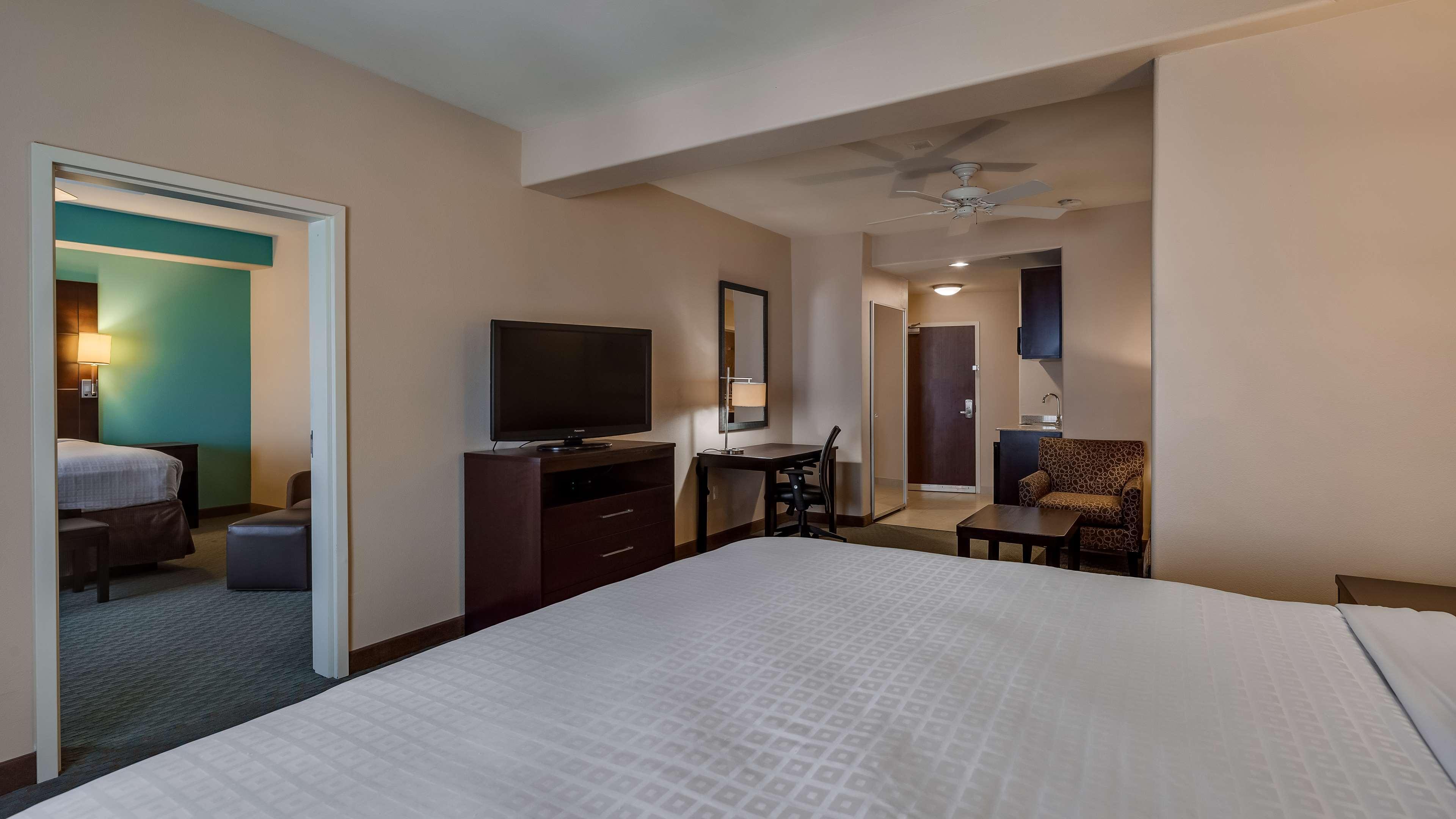Best Western Plus Midland Suites Εξωτερικό φωτογραφία