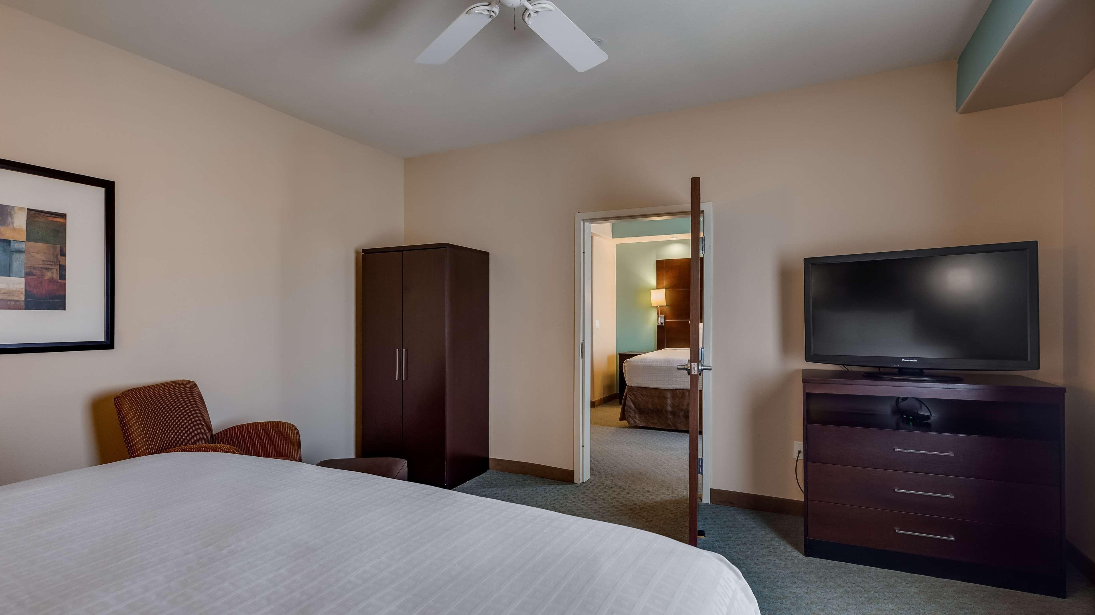 Best Western Plus Midland Suites Εξωτερικό φωτογραφία