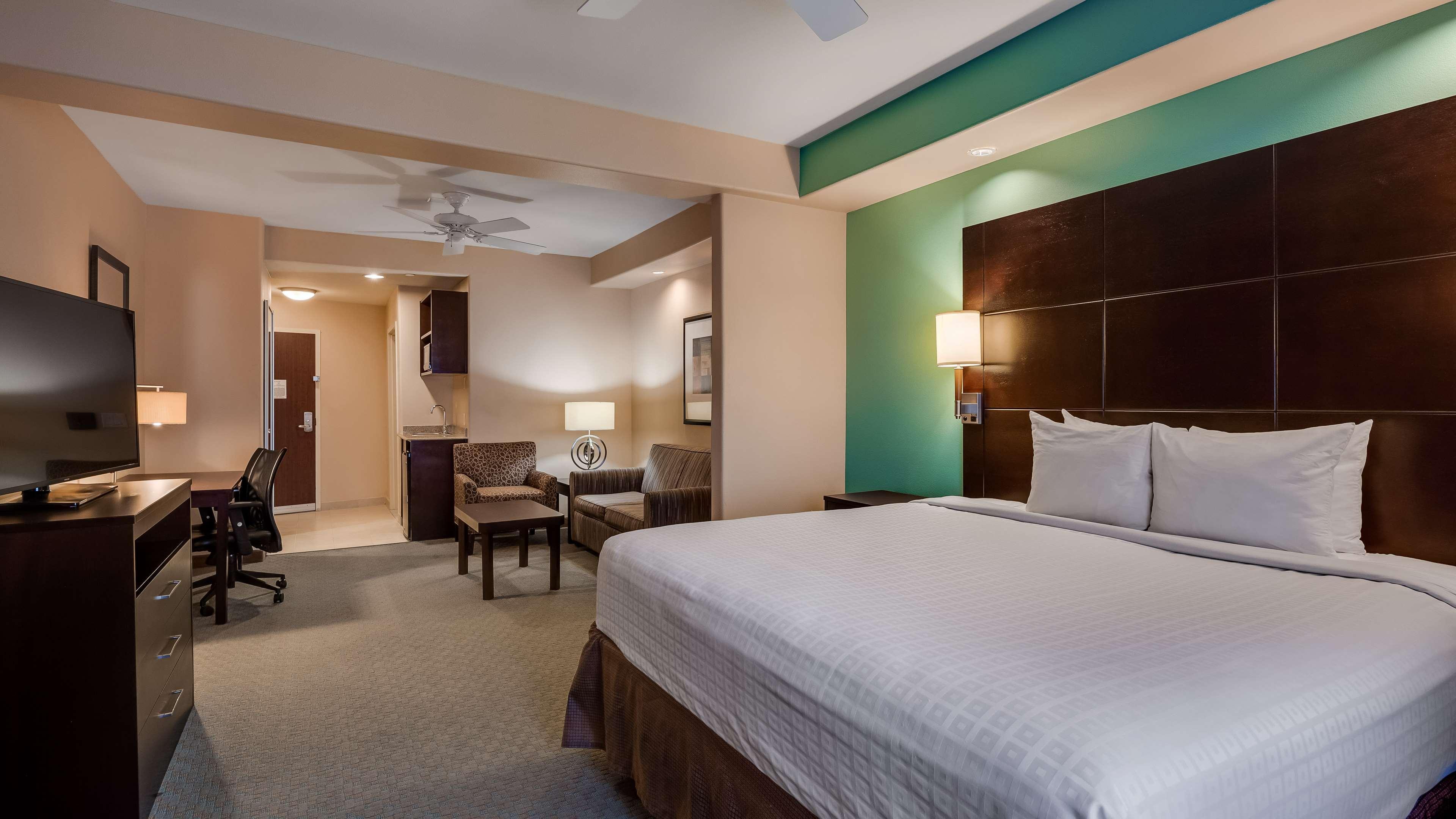 Best Western Plus Midland Suites Εξωτερικό φωτογραφία