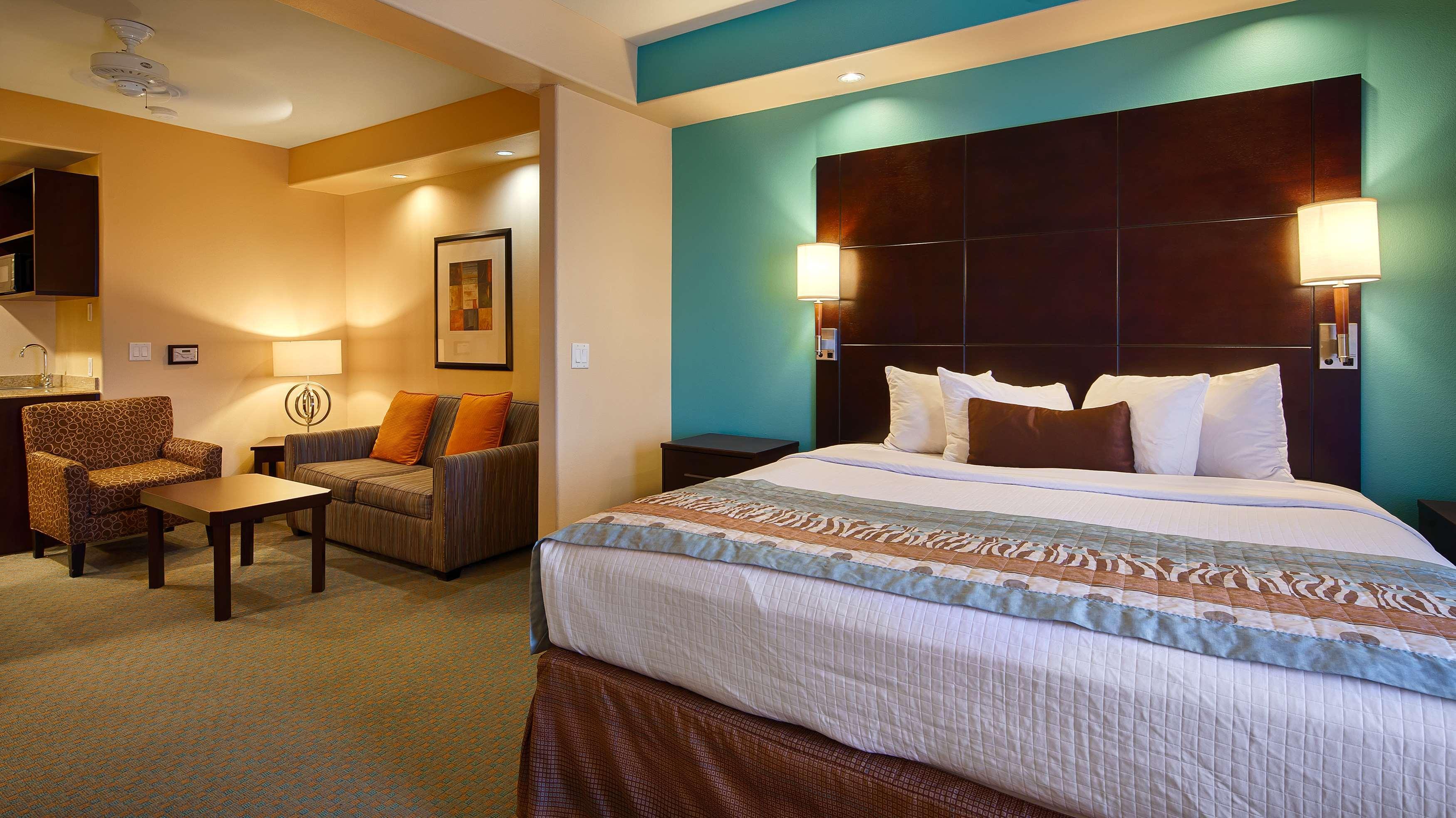Best Western Plus Midland Suites Εξωτερικό φωτογραφία