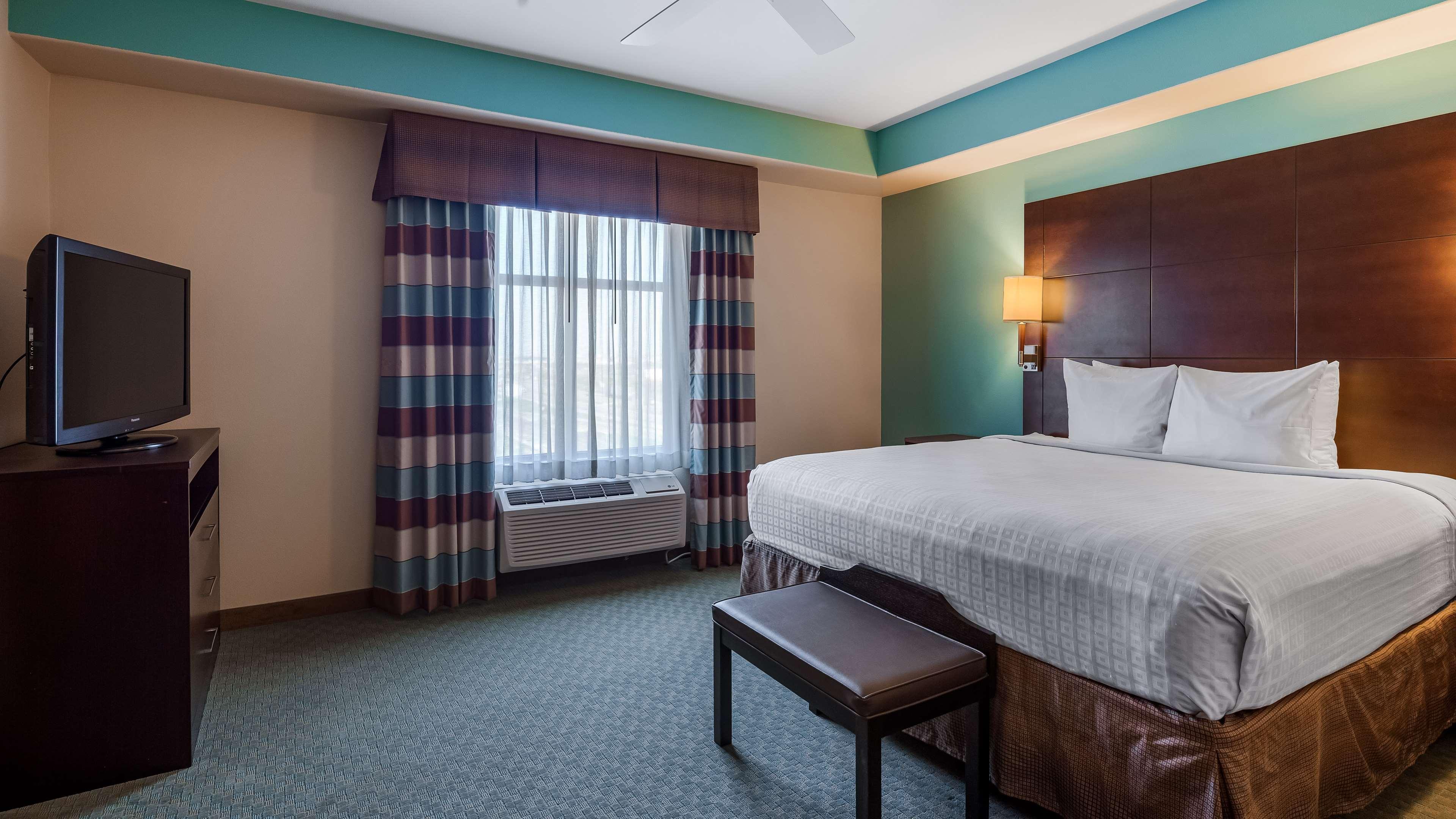 Best Western Plus Midland Suites Εξωτερικό φωτογραφία