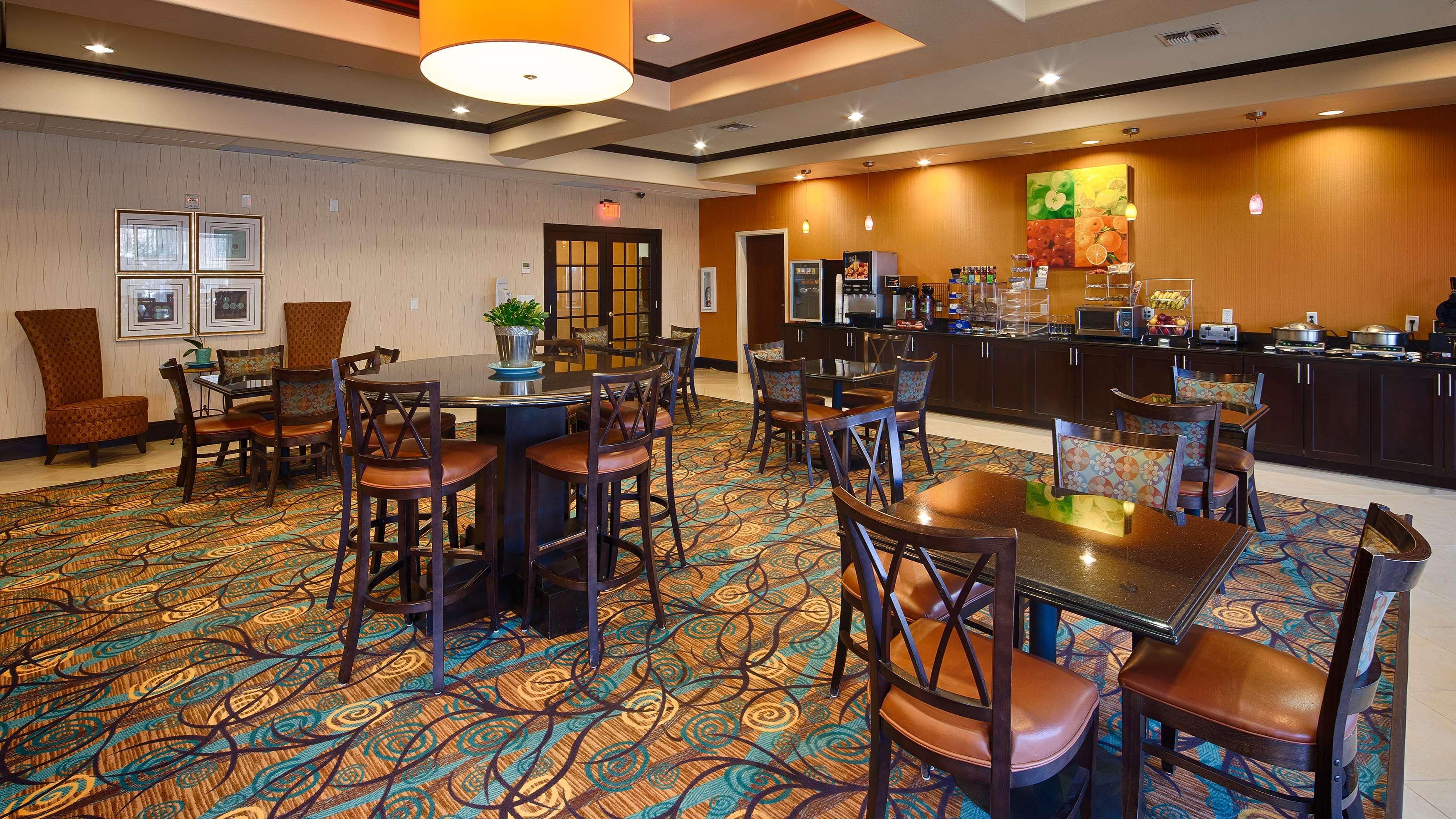 Best Western Plus Midland Suites Εξωτερικό φωτογραφία