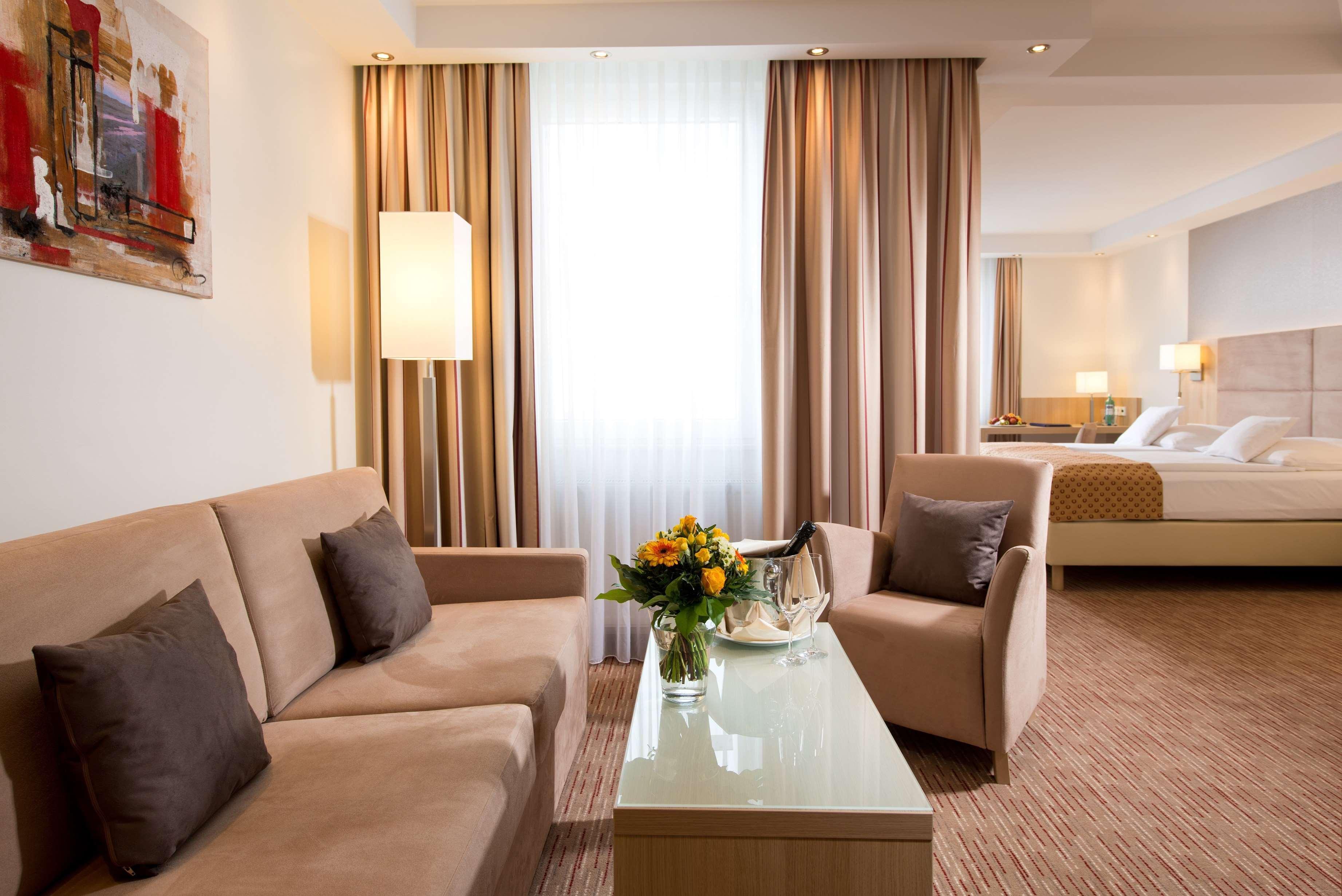Best Western Plus Midland Suites Εξωτερικό φωτογραφία