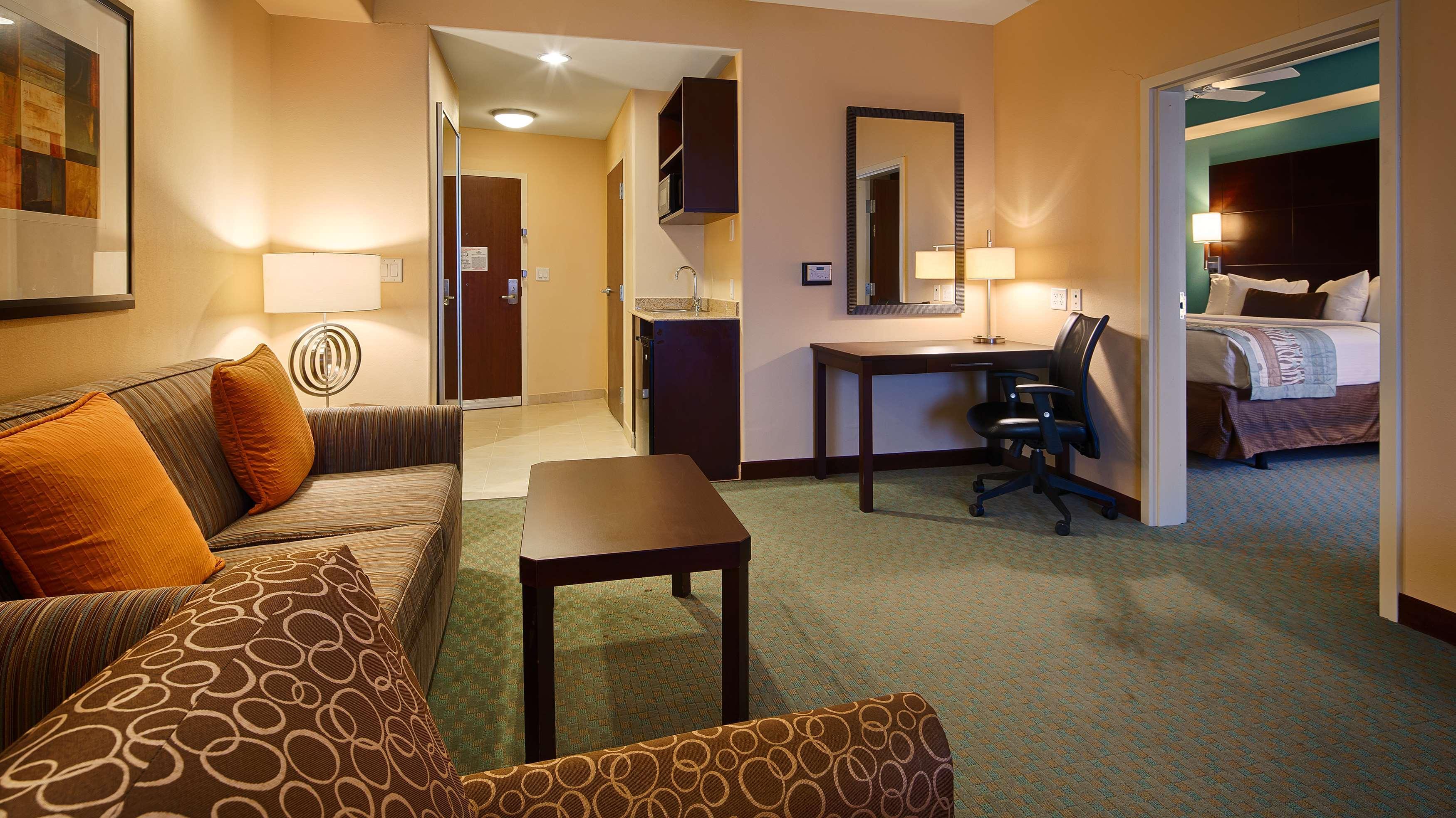 Best Western Plus Midland Suites Εξωτερικό φωτογραφία